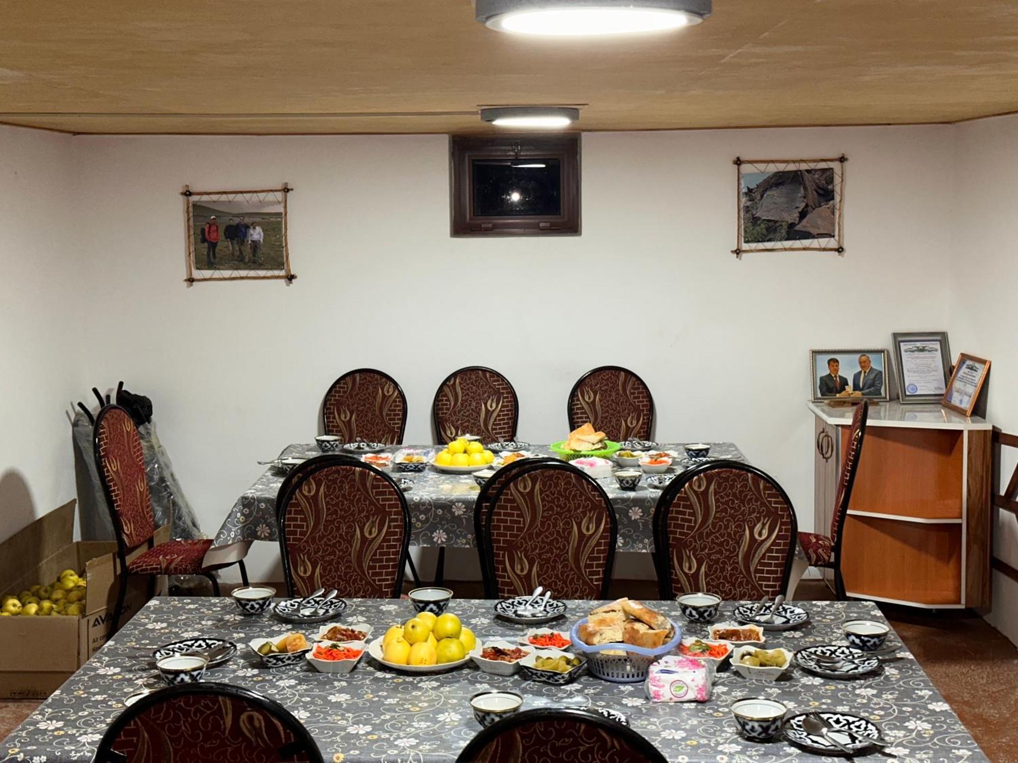 Hayat Guesthouse Nuratau Mountains Yukary-Ukhum Exterior foto